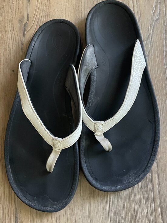 OluKai Shoes - OluKai Kulapa Kai Women's Size 9 Flip Flop Thong Sandals White Leather!